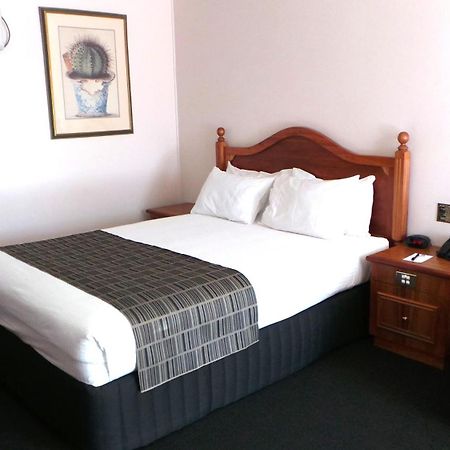 Best Western Ambassador Motor Inn & Apartments Уогга-Уогга Экстерьер фото