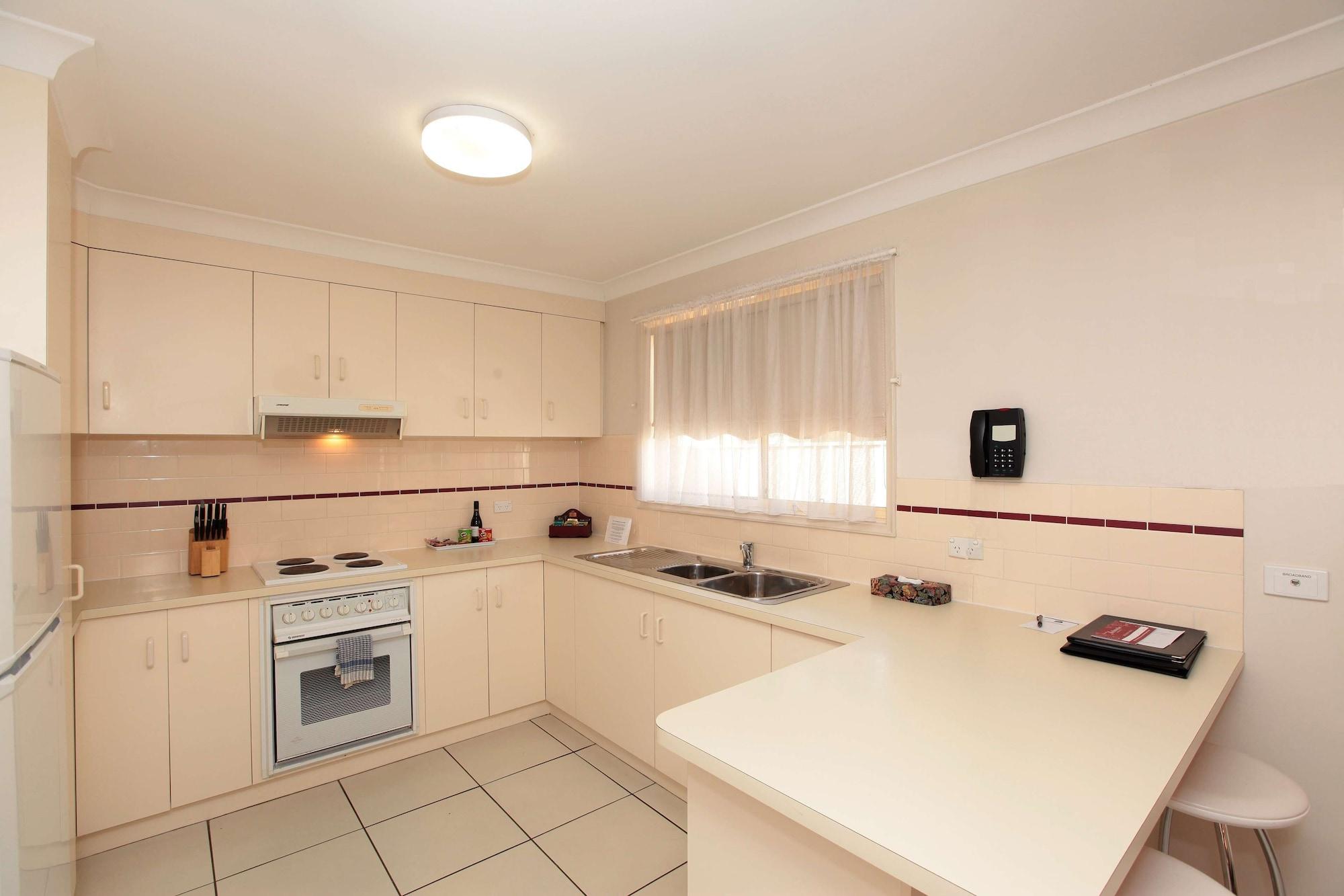 Best Western Ambassador Motor Inn & Apartments Уогга-Уогга Экстерьер фото