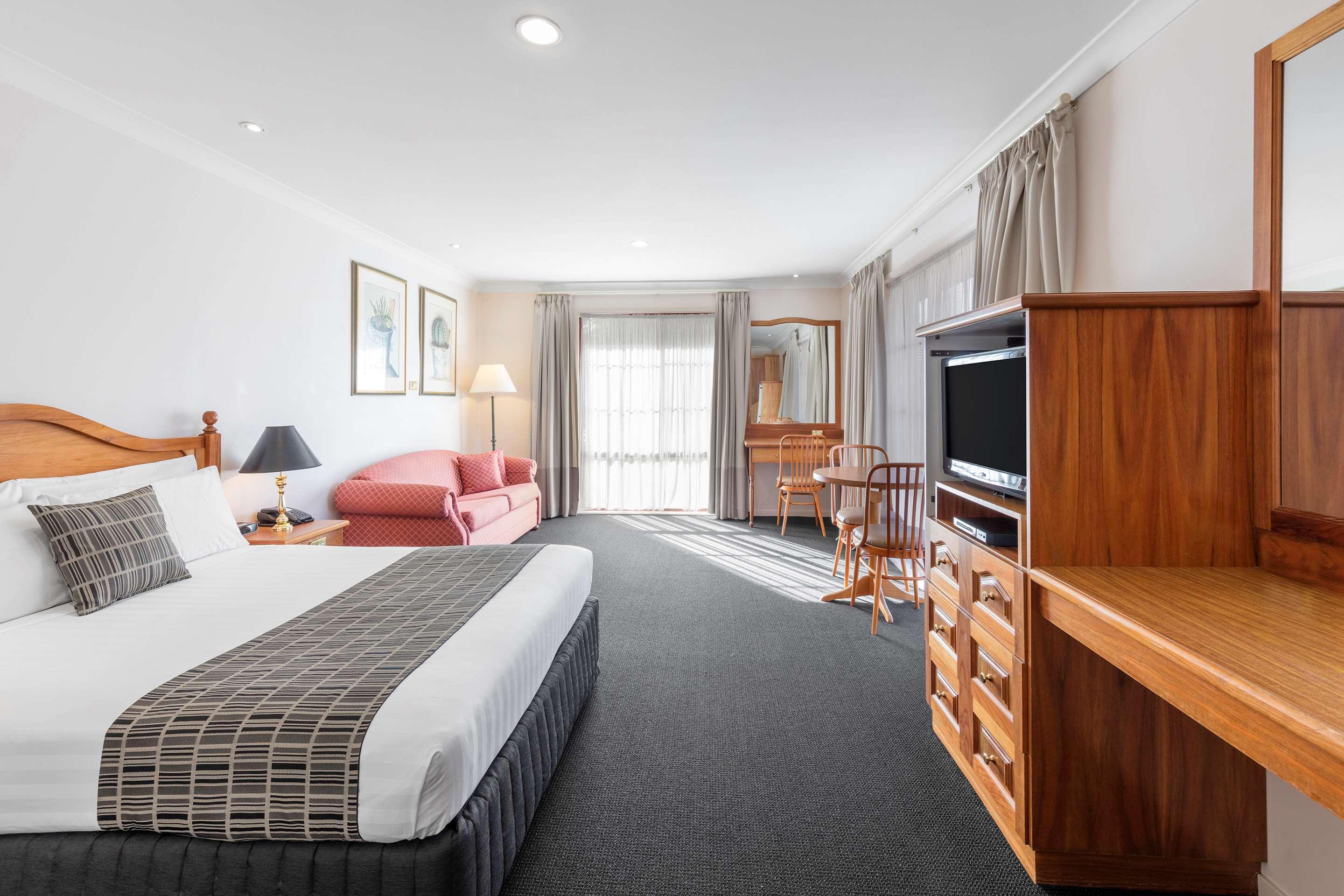 Best Western Ambassador Motor Inn & Apartments Уогга-Уогга Экстерьер фото