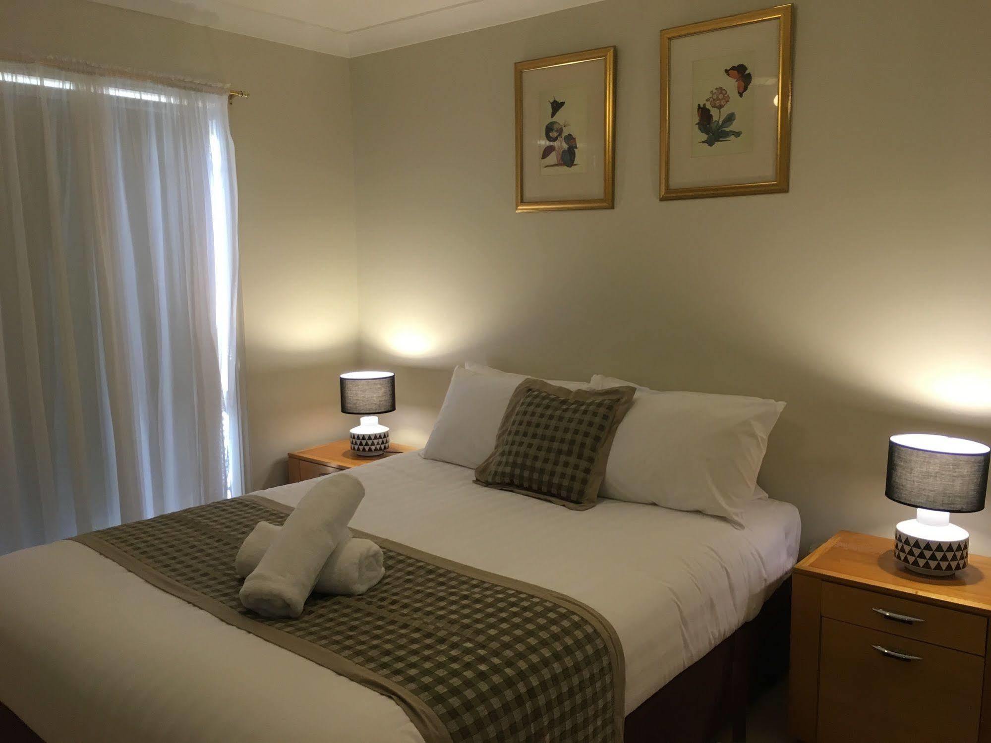 Best Western Ambassador Motor Inn & Apartments Уогга-Уогга Экстерьер фото