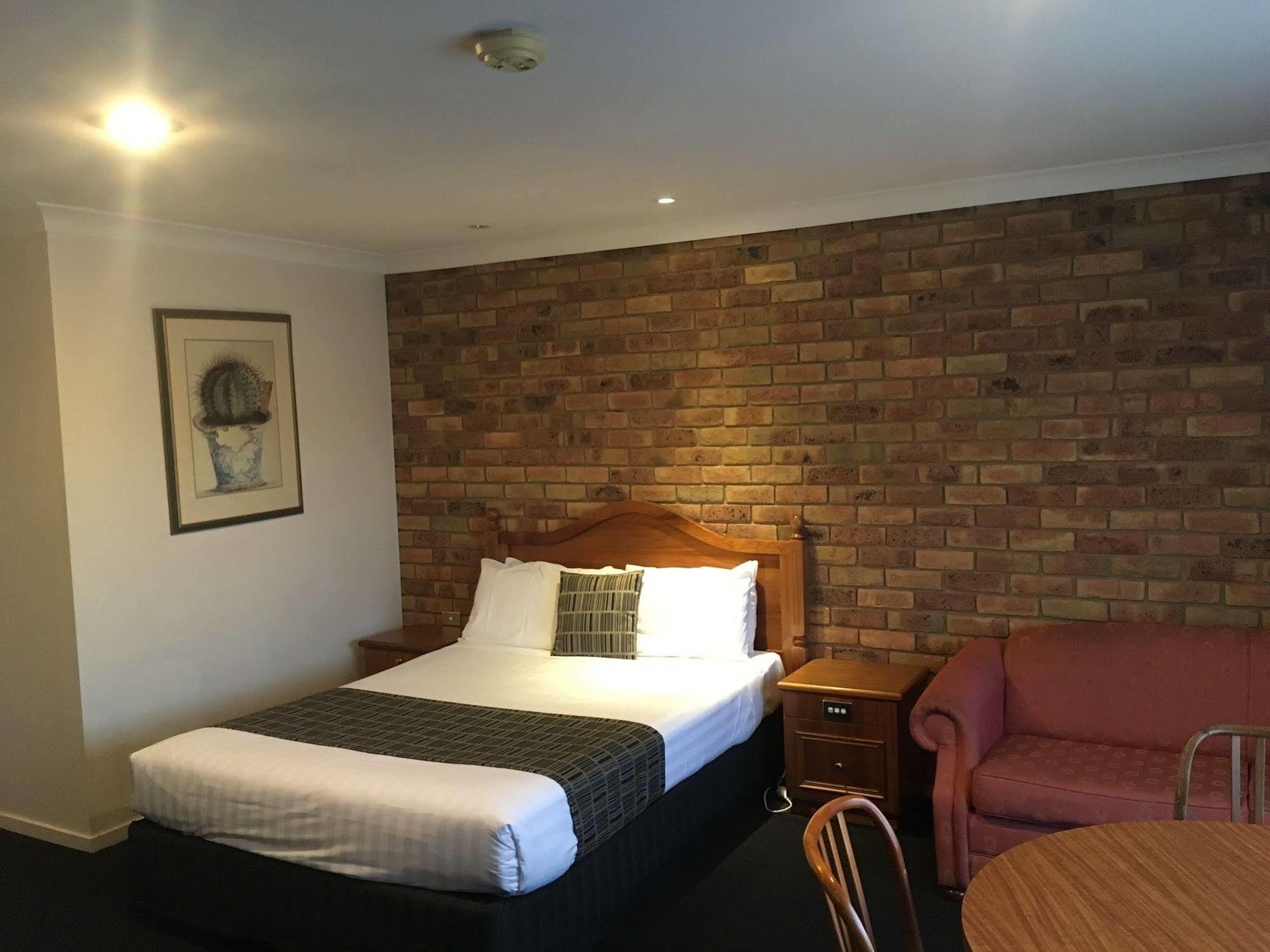 Best Western Ambassador Motor Inn & Apartments Уогга-Уогга Экстерьер фото