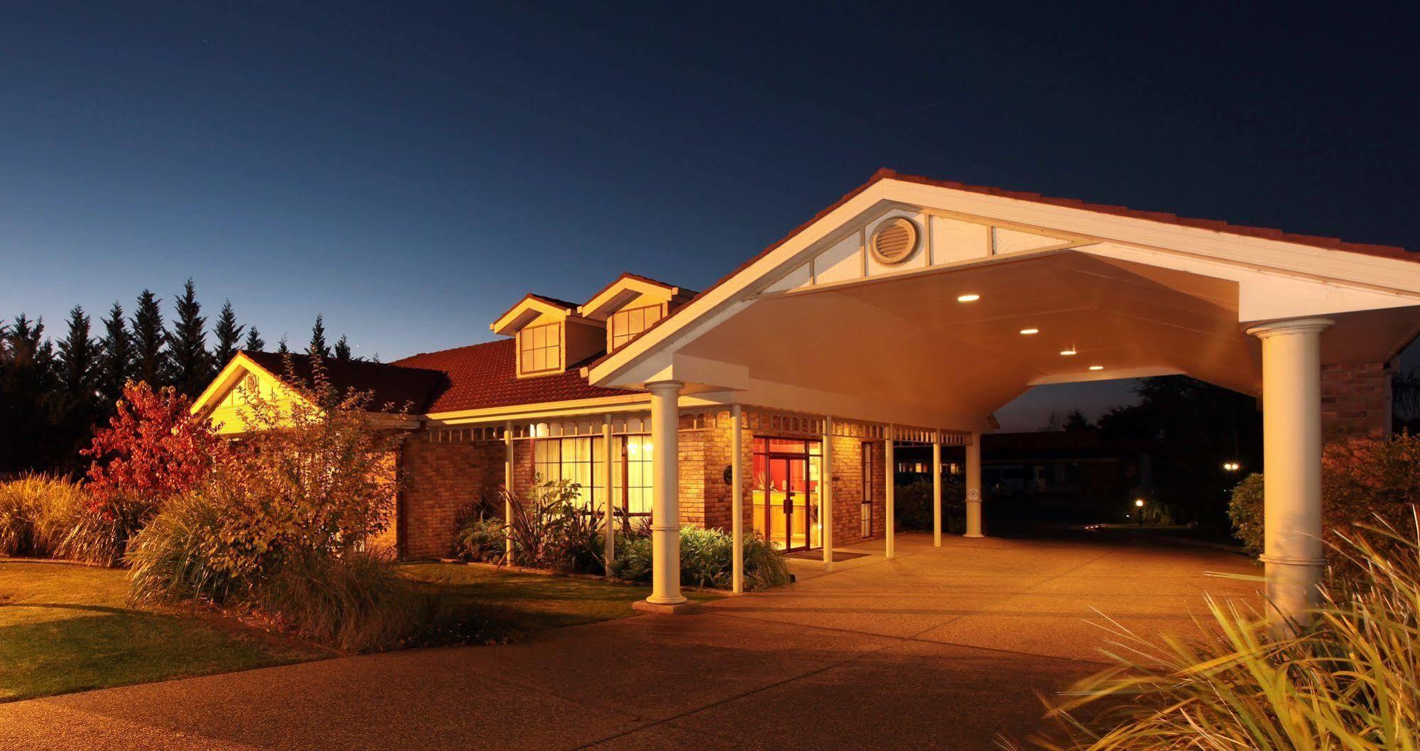 Best Western Ambassador Motor Inn & Apartments Уогга-Уогга Экстерьер фото