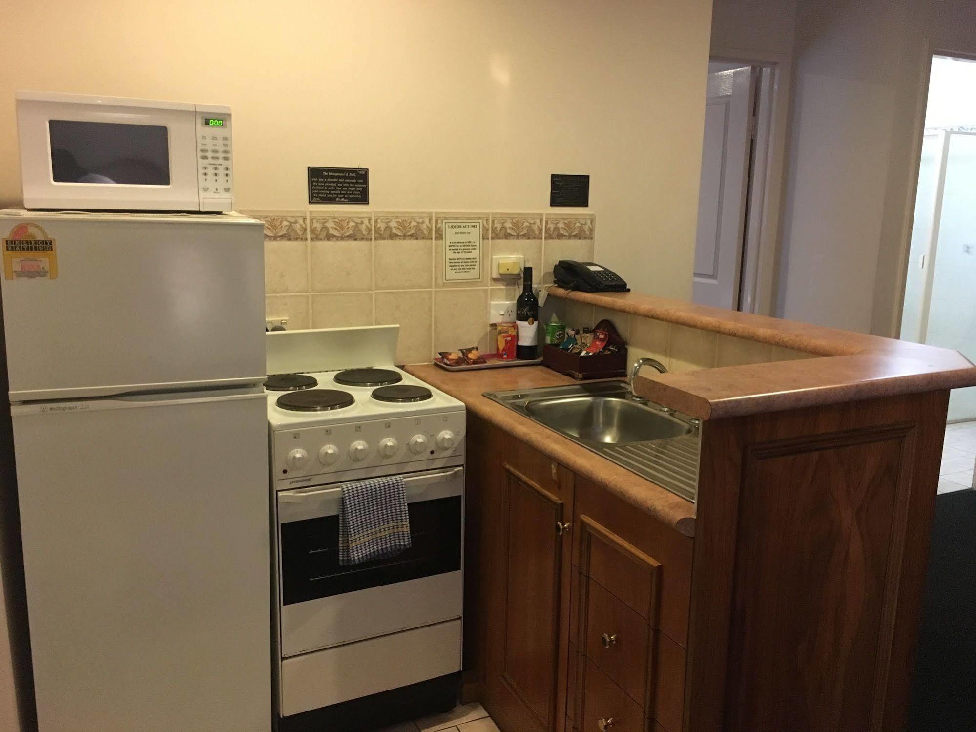 Best Western Ambassador Motor Inn & Apartments Уогга-Уогга Экстерьер фото